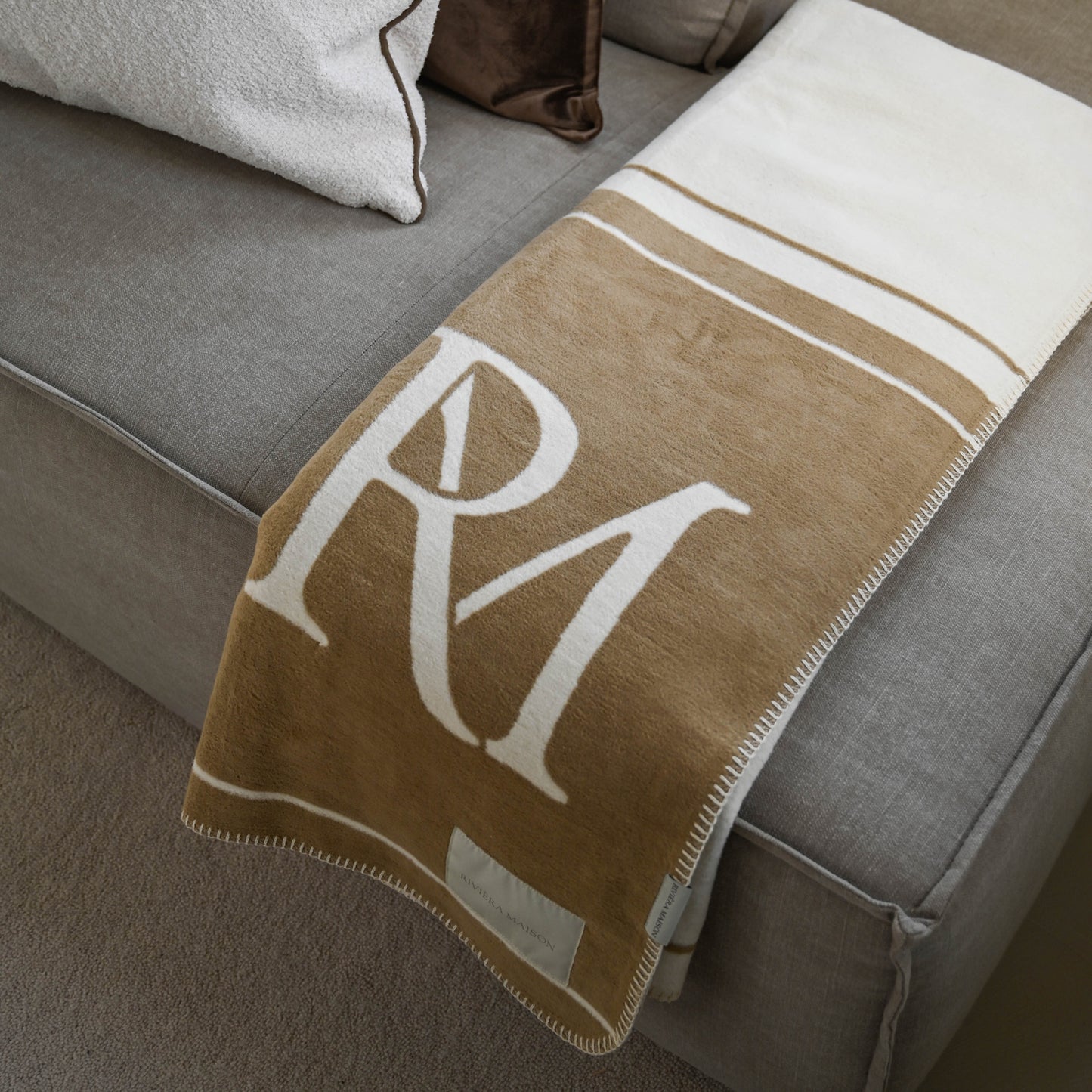 RM Classic Monogram Throw 180x150 *Nuevo *