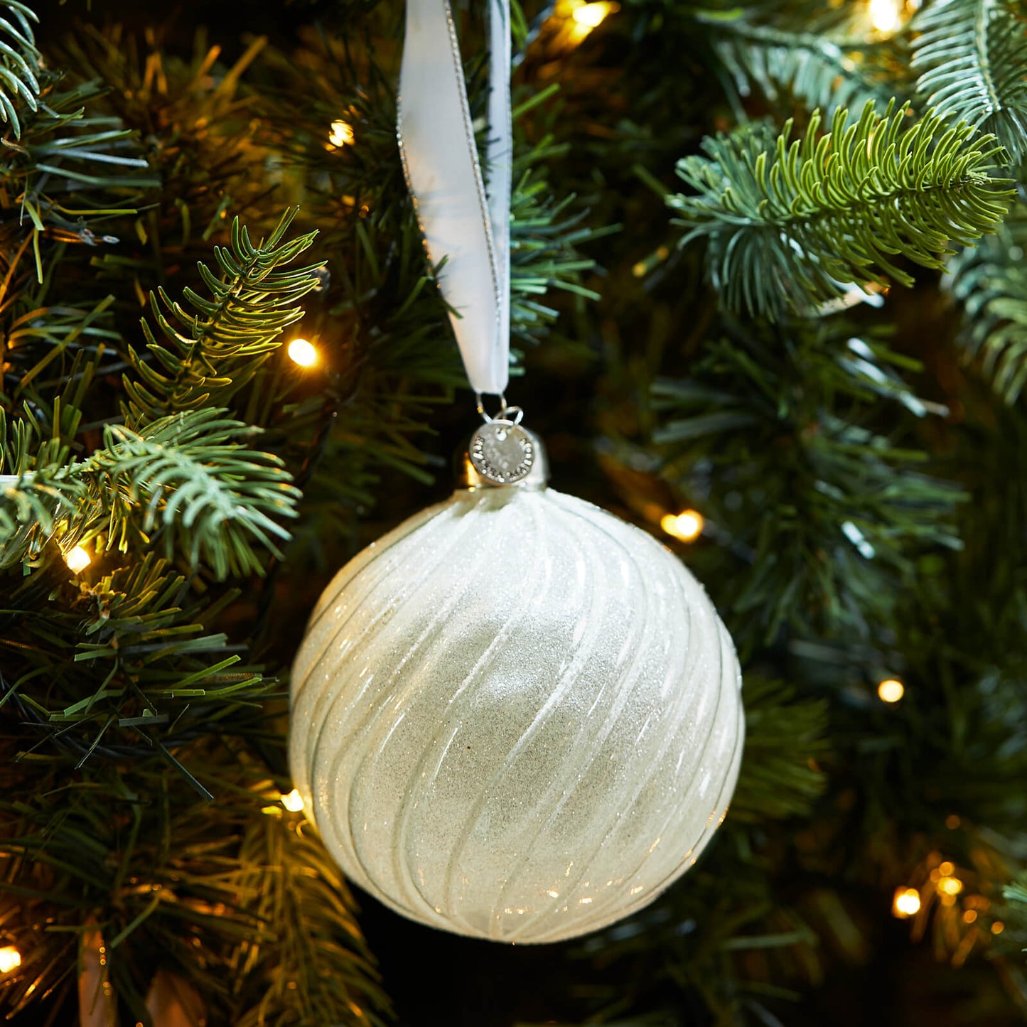 Jolly Christmas Ornament white Dia 10