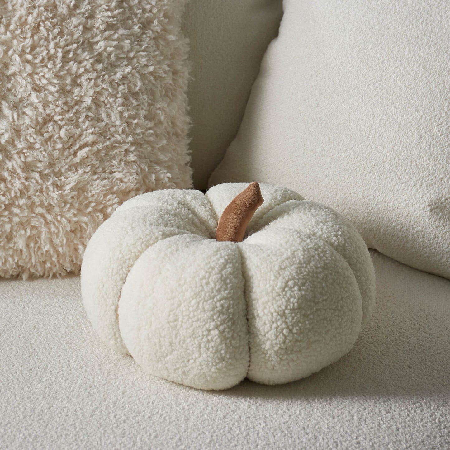 RM Pumpkin Pillow white (S)