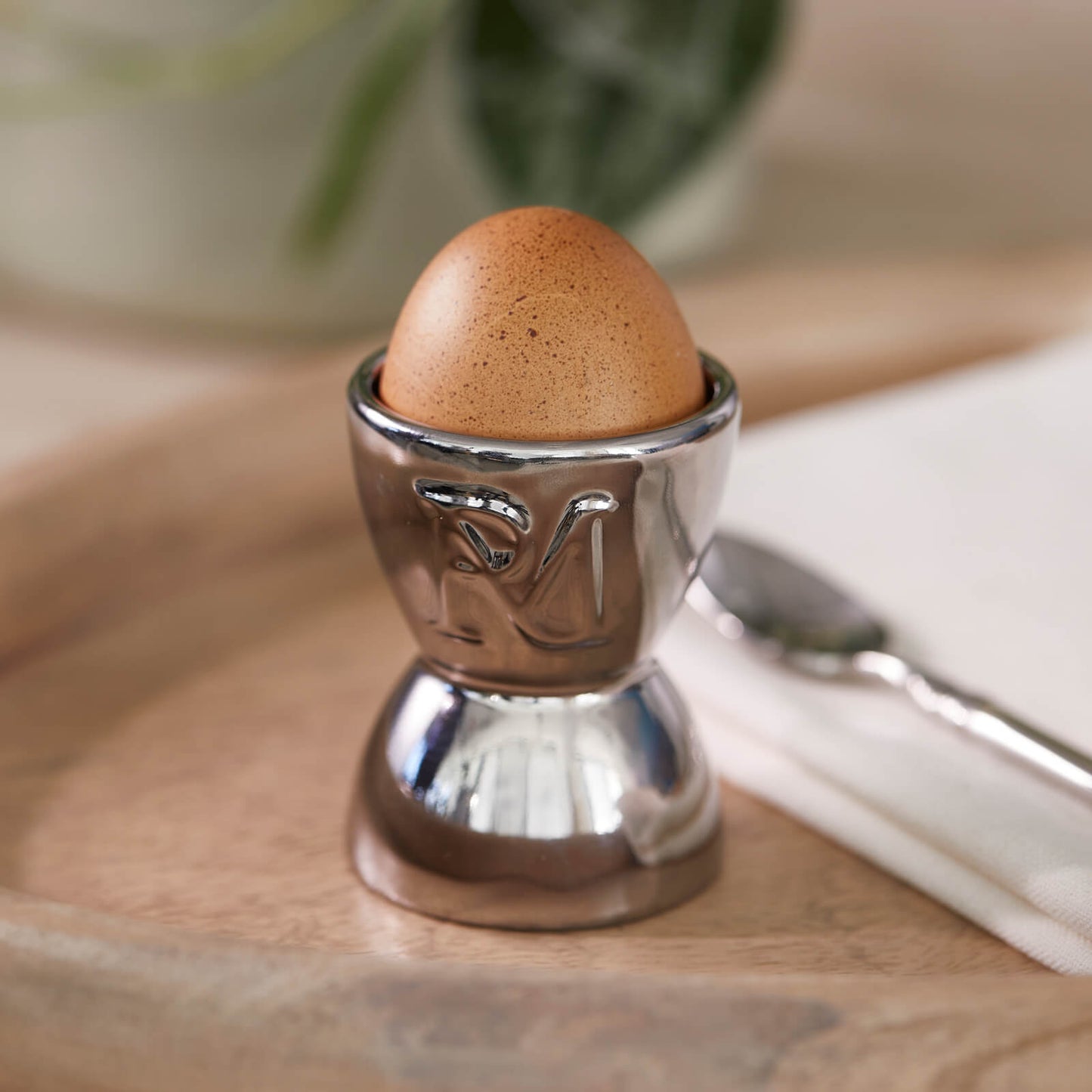 RM Chic Egg Holder